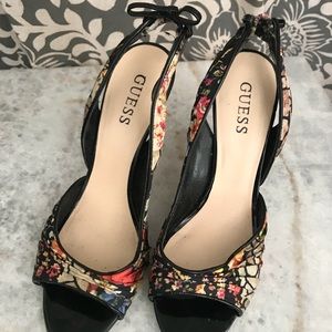 Dainty Floral Guess heels size 7.5